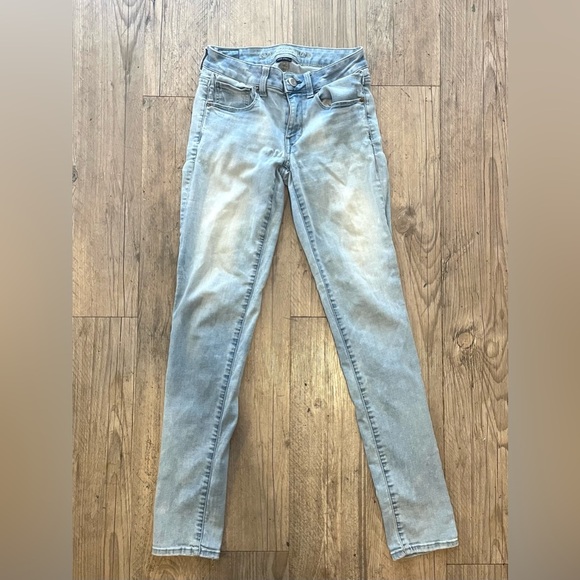 American Eagle Outfitters Denim - American Eagle Skinny Jeans Womens Size 2 Blue Denim Light Wash Super Stretch